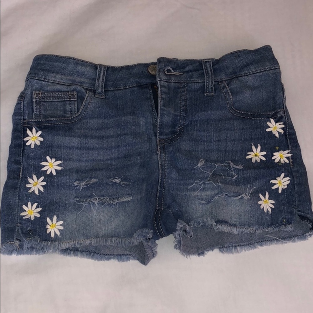 flower jean shorts 🌼